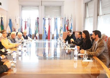 Crisis alimentaria: el Gobierno tentó a la CGT para romper el bloque opositor