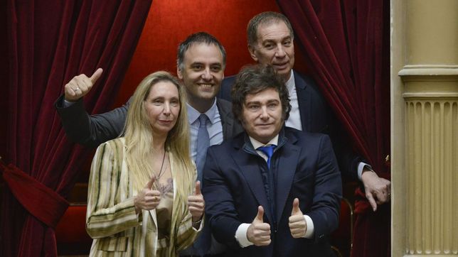 Para la Casa Rosada, el Mundial todavía no logra tapar el caso Manuel Adorni
