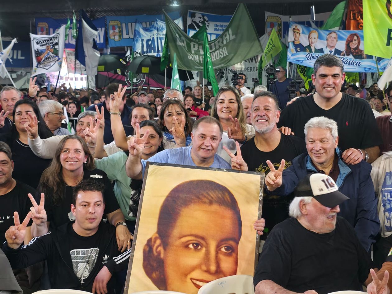 El ziliottismo en el acto de este sábado en Santa Rosa: la apuesta a un acto de fiesta le salió bien al oficialismo. FOTO: www.radiokermes.com