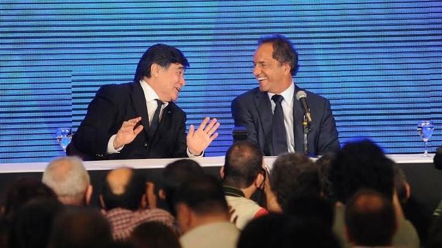 scioli desafio a macri a un debate mano a mano