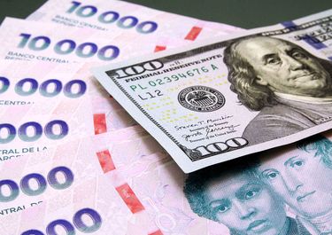 El dólar blue a la par del oficial
