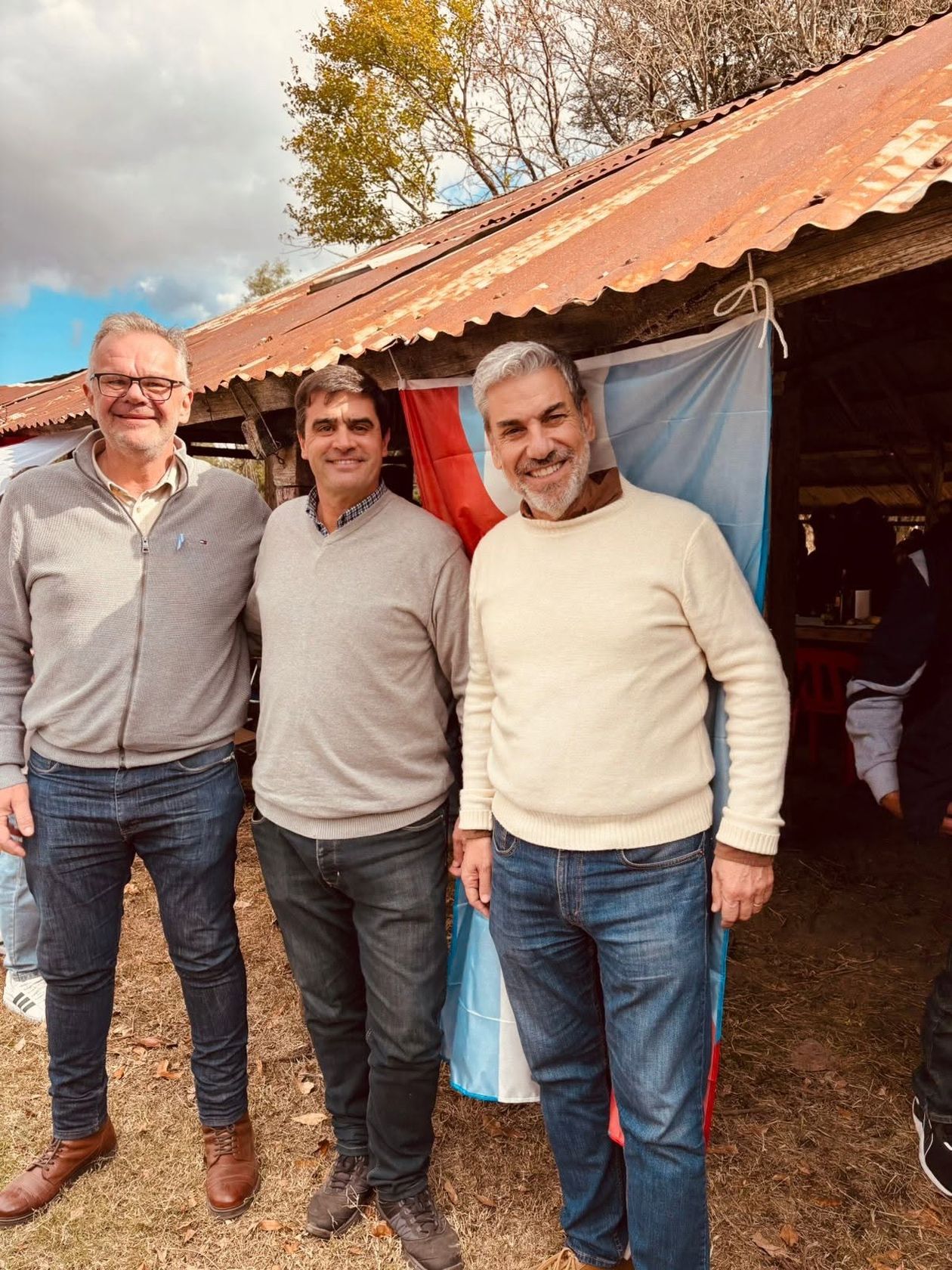 Piana, junto a los ministros Hernán Jacob (Planeamiento) y Fabián Boleas (Hacienda).
