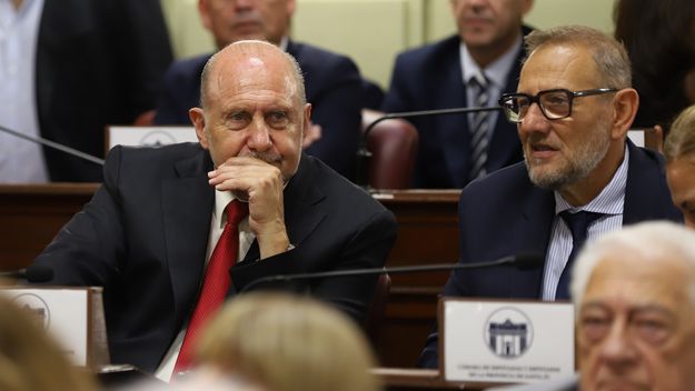 Omar Perotti junto a Marcos Corach en la apertura de sesiones ordinarias de la Legislatura de Santa Fe