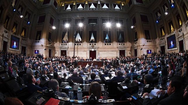 la oposicion escucho a macri en silencio y descalifico el discurso con dureza