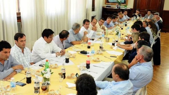 ritondo prometio mayor seguridad rural a intendentes del interior