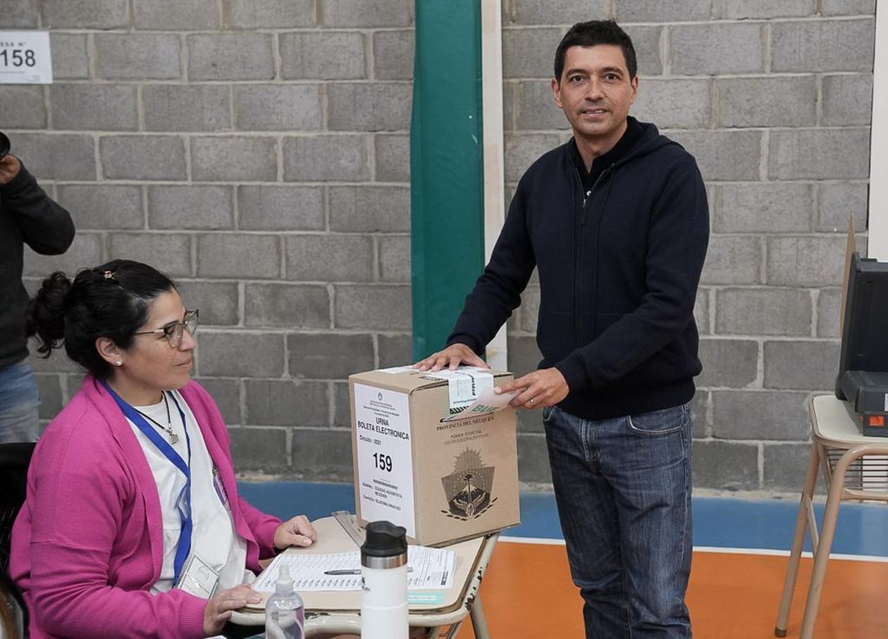 Koopman votó temprano y se mostró confiado.