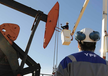 Qué empresas pelean para entrar en los yacimientos convencionales que deja YPF en Mendoza y la Patagonia