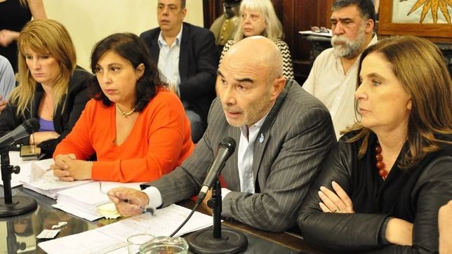 centurion fue a la legislatura y la oposicion se enojo porque ?evadio? preguntas