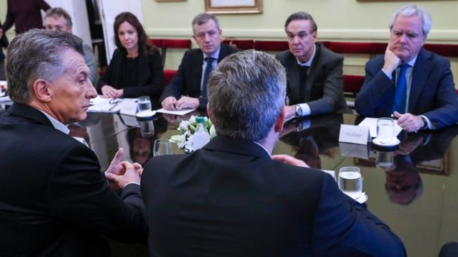 macri espera al cierre de los mercados para reunir al gabinete