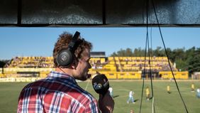 Un documental muestra el conflicto del fútbol que no aparece en la TV