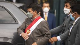El Congreso y la Justicia ponen a Castillo al borde del abismo