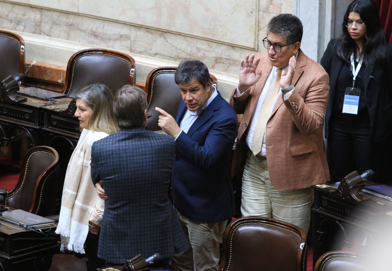 La UCR blue, en baja: debut fallido y máxima incertidumbre rumbo a 2025