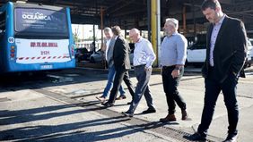 El conflicto del transporte, un semáforo amarillo en la campaña de Massa 