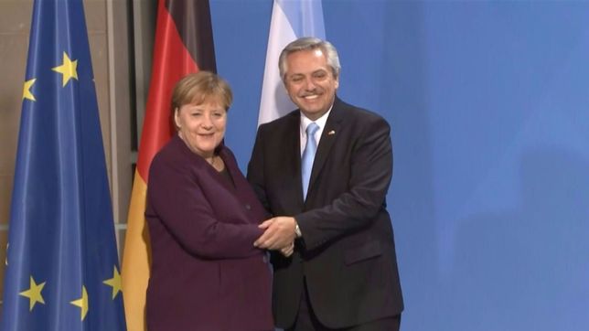 fernandez cierra el circulo europeo con merkel y espera senales de paris