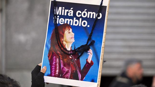 El mensaje de CFK a la Corte, hecho pancarta.