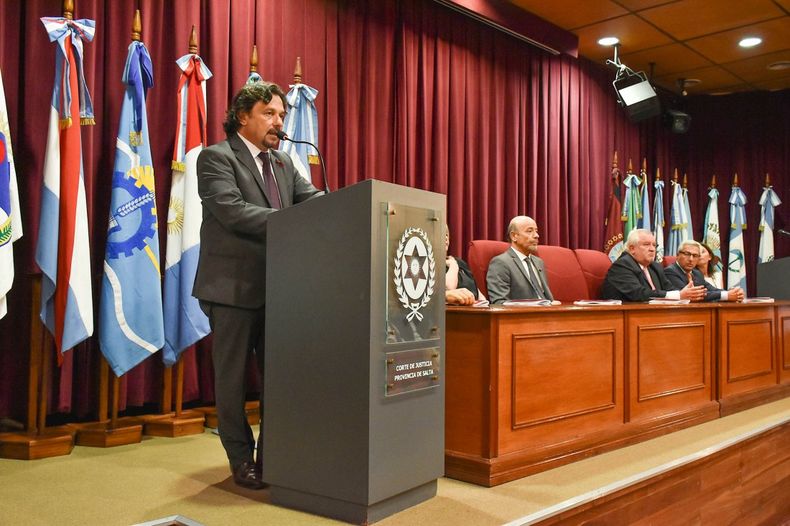 Gustavo Sáenz moldea la Corte de Salta para blindar en la Justicia la chance de una re-reelección