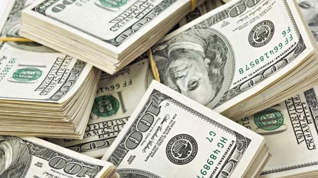 el dolar quebro su record, subio 7% y perforo el techo de los $23