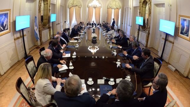 gobernadores analizan pacto fiscal sobre el plazo que les puso macri