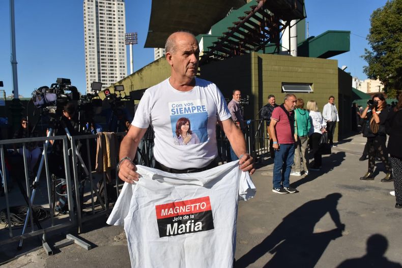 El intendente de Pehuajó, Pablo Zurro, en Ferro (Foto: Pablo Cuarterolo)