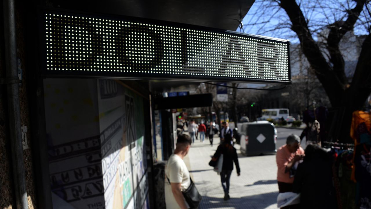 El INDEC del dólar blue: cómo se construye la cotización