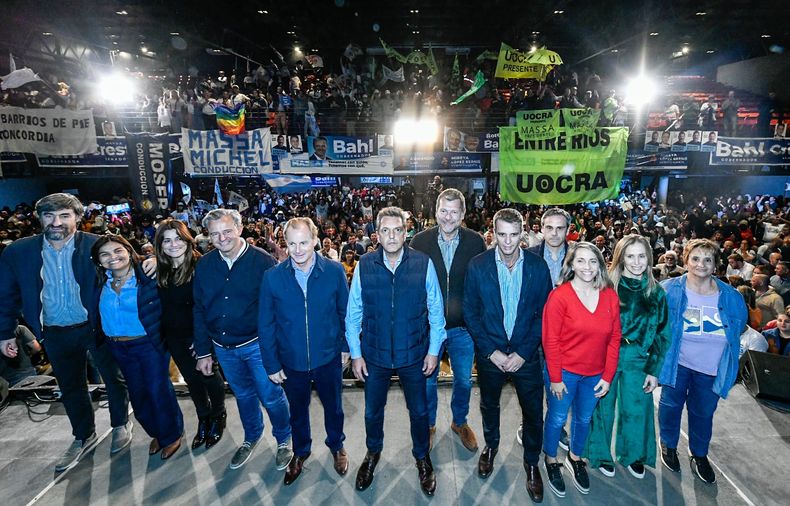 Massa visitó Concordia días antes de la elección y reunió a todos y todas: Giano, Ávila, Monjo, Bahl, Bordet, Gay, Cresto, Michel, Stratta, Mayda Cresto y López Bernis.
