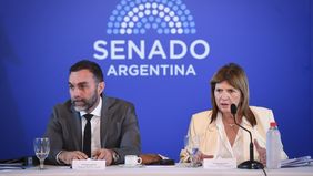 Ezequiel Atauche y Patricia Bullrich, de La Libertad Avanza, durante el debate de la reforma laboral.&nbsp;