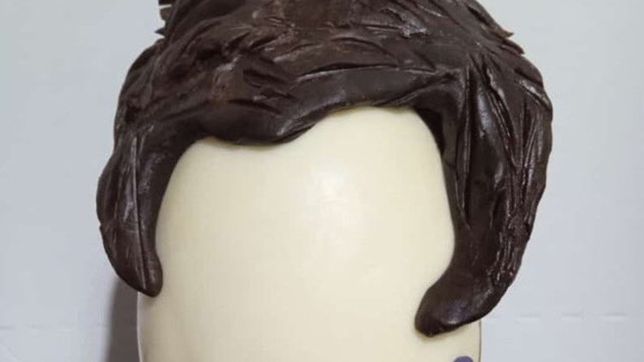 milei pasa las pascuas en las redes: no a la devaluacion, denuncia de amenazas y un chivo de starlink