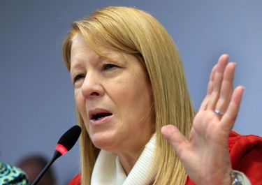 Stolbizer, celestina antigrieta para otra vuelta de mediocampismo
