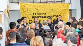 Un día de campaña con Ritondo: charla de café, corte a la tibieza y 17-O amarillo