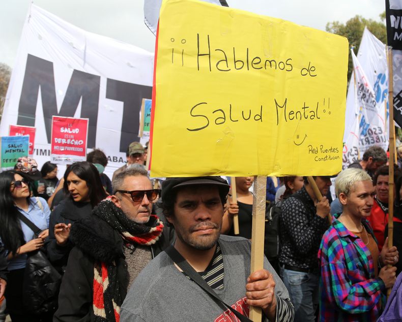 Marcha en defensa en el Hospital Laura Bonaparte, especializado en salud mental.