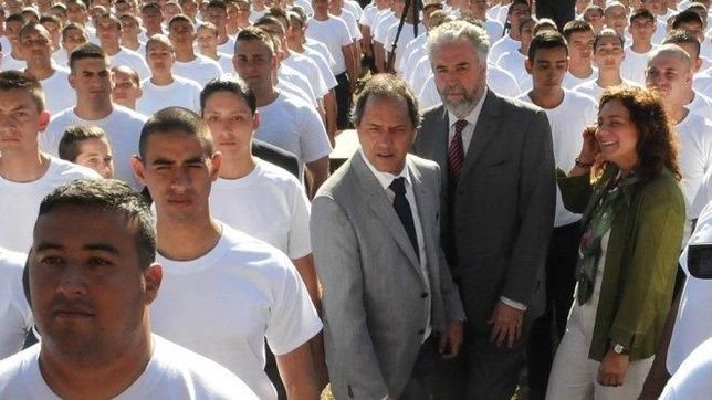 west le declaro lealtad a scioli aunque festa diga que tiene un aparato mafioso