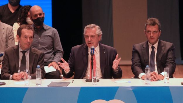 Todos al diván: Fernández convoca a empresas y gremios a una gran terapia de grupo