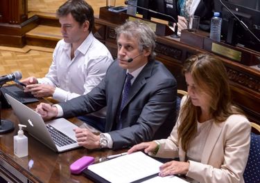 Con el foco en educación, Felipe Miguel expuso en la Legislatura