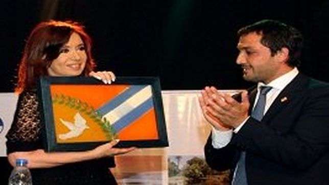 dos intendentes satelitales