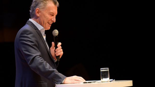 con arenga motivacional, el nuevo macri fundo la etapa del vaso medio lleno