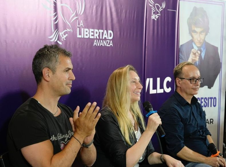 Karina Milei y Martín Menem, junto a Alfredo 