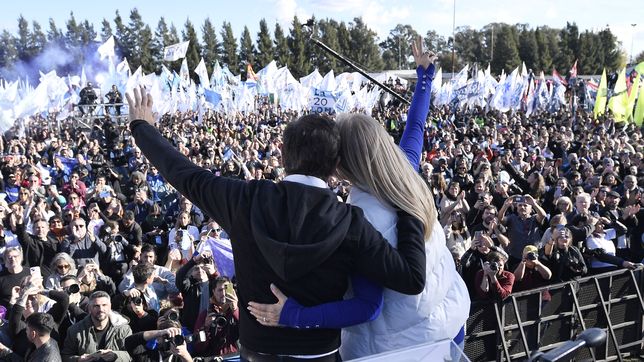 Axel Kicillof y Veronica Magario lanzan el Movimiento Derecho al Futuro.