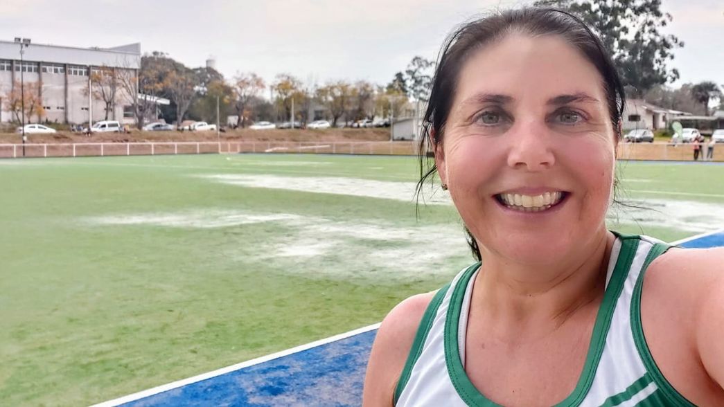 Hockey, libros y cordero. La diputada provincial Gabriela Lena (UCR) pasa el verano en su Chajarí natal.&nbsp;