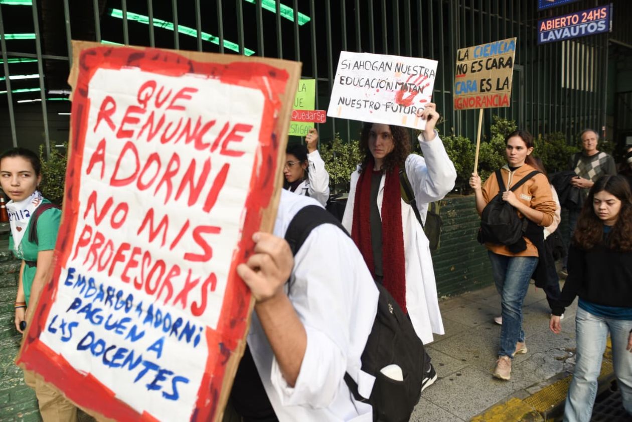Las universidades vuelven a la calle con una marcha que une a todo el arco opositor contra el Gobierno