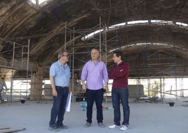 Grindetti recorrió junto a Sánchez Zinny las obras de la nave Osorio