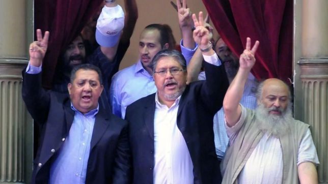 golpeado por derrotas electorales, el evita volvio al regazo de cfk