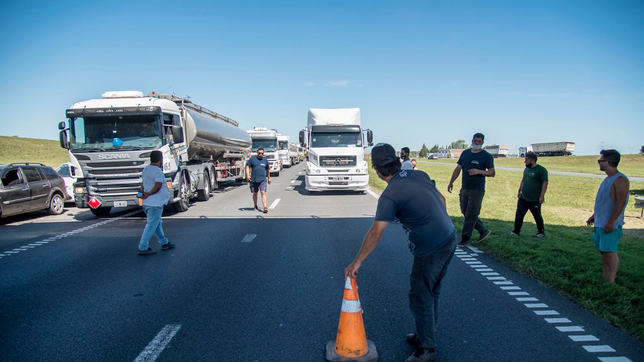 paso el corte, quedan los reclamos de los transportistas de granos