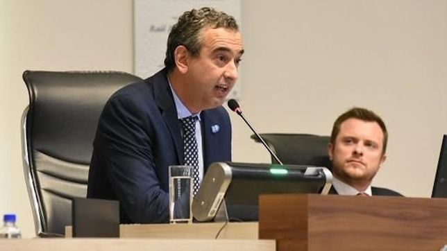 javkin sienta a su candidato y espera la interna del frente progresista