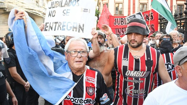 La Casa Rosada apunta contra la marcha de jubilados.