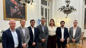 Martín Menem, junto al diputado Luis Picat e intendentes del Gran Córdoba.