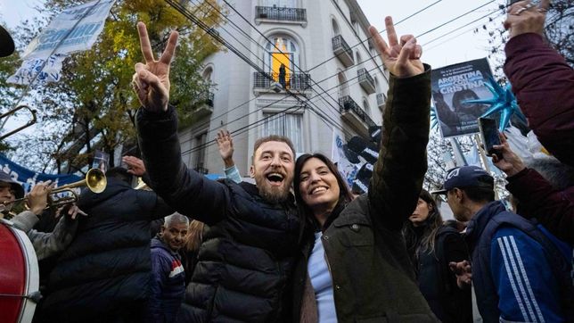 Federico Otermín y Daniela Vilar, en la casa de Cristina Fernández de Kirchner.