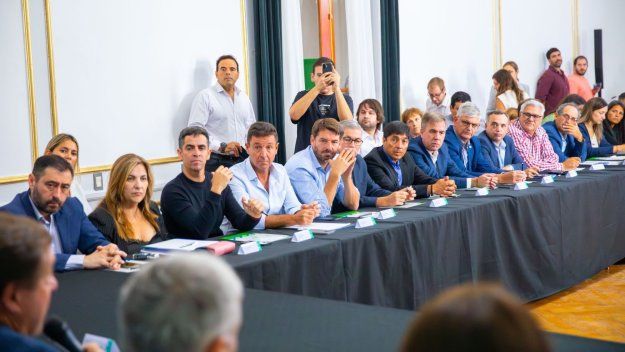 Intendentes de Río Negro, los articuladores de Alberto Weretilneck en la pelea por la coparticipación y regalías.