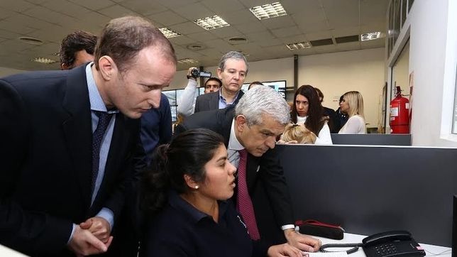 en la vispera de su lanzamiento oficial, dominguez lleno de elogios a insaurralde