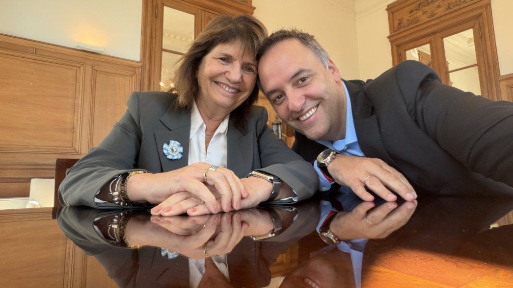 La caída en la imagen de Manuel Adorni y la presión por su salida recalientan la interna libertaria, tensionan al PRO y reordenan el tablero porteño rumbo a 2027.