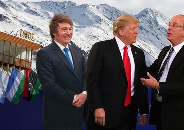 Javier Milei, Donald Trump y Larry Fink en Davos